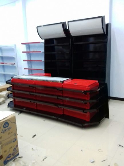 Meja kasir dan backwall