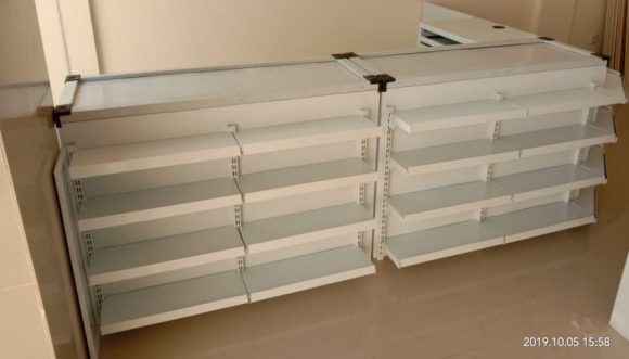 Meja kasir full shelfing